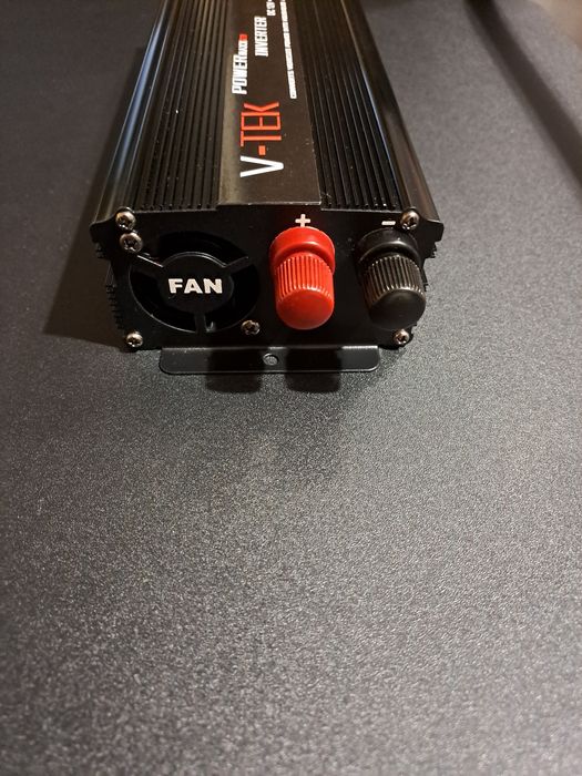 Інвертор V-TEK 2000W 12VDC - 220VAC Модифікована Синусоїда (б/в)