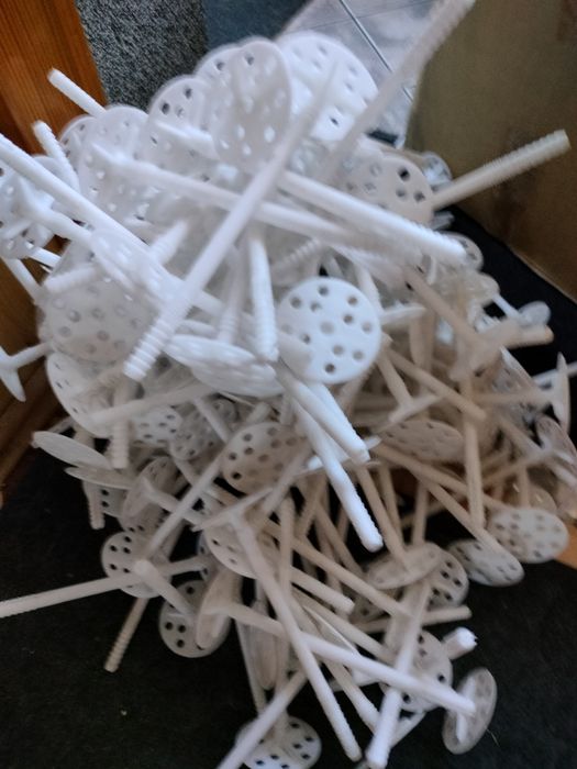 Okazja - kołki do styropianu firmy Koelner.