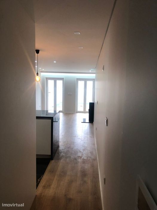 Apartamento T2 c/ terraço e churrasqueira no Centro de Braga.