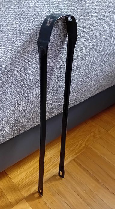 Wspornik błotnika do koła 26" , stalowy, profilowany, czarny.