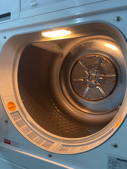 Сушильна машина Miele