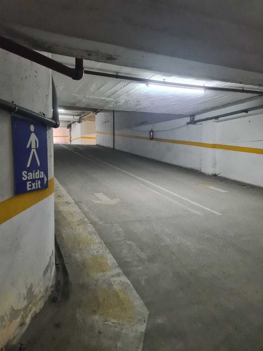 Arrendo Estacionamento Lugar de Garagem no Centro de Tavira