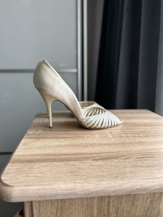 Святкові весільні туфлі босоніжки на весілля для нареченої дружки 39 р