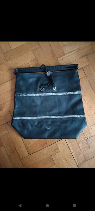 Czarna torebka duża