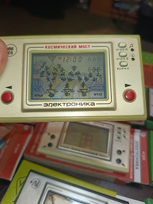 Игры електроника из серии игр Ну Погоди