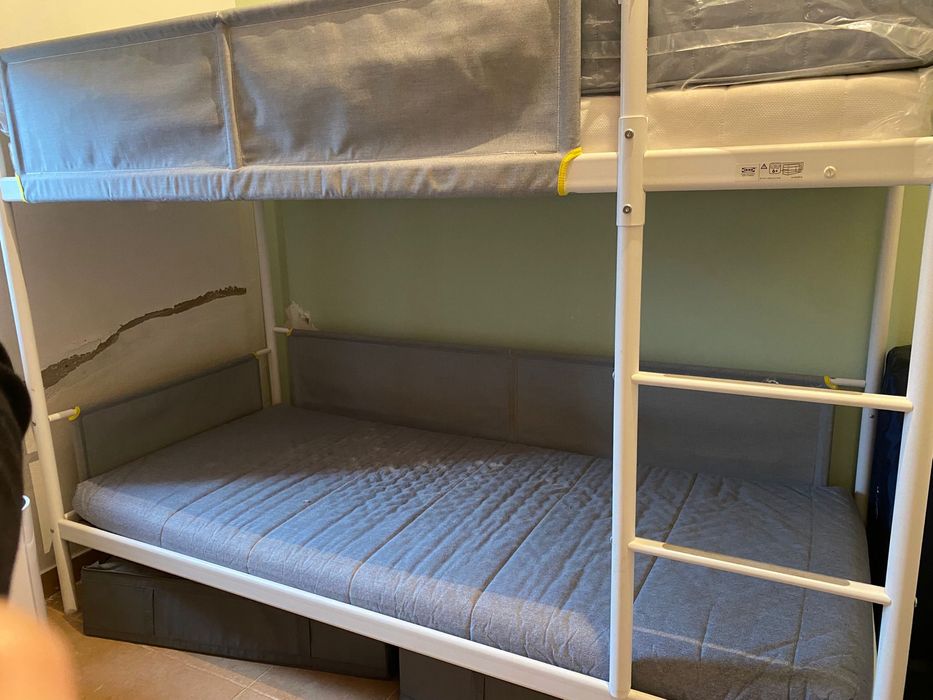 Bliche com 3 camas e colchoes