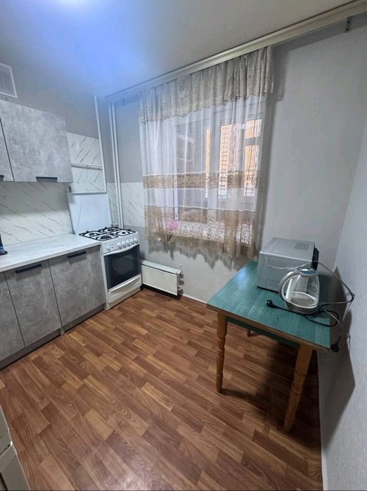 Продаж 1 кімнатної квартири, Г Крут, середина.