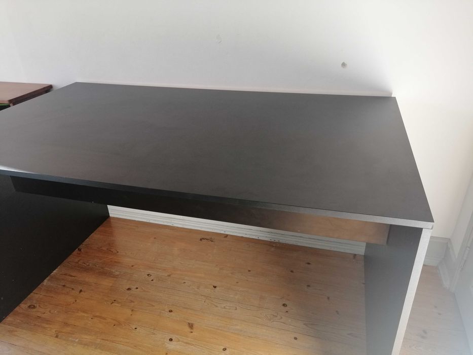 Mesa Alta e Robusta (90cm Altura) | Estúdio / DJ Cabine