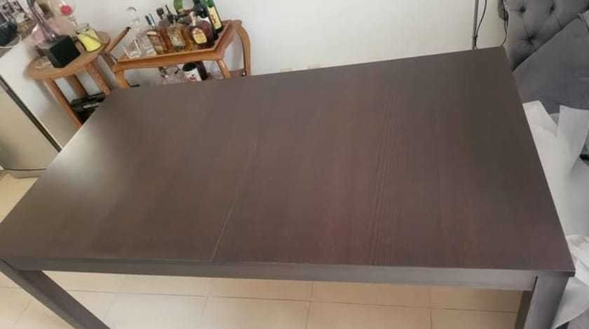Mesa de jantar IKEA extensível + 4 cadeiras de oferta