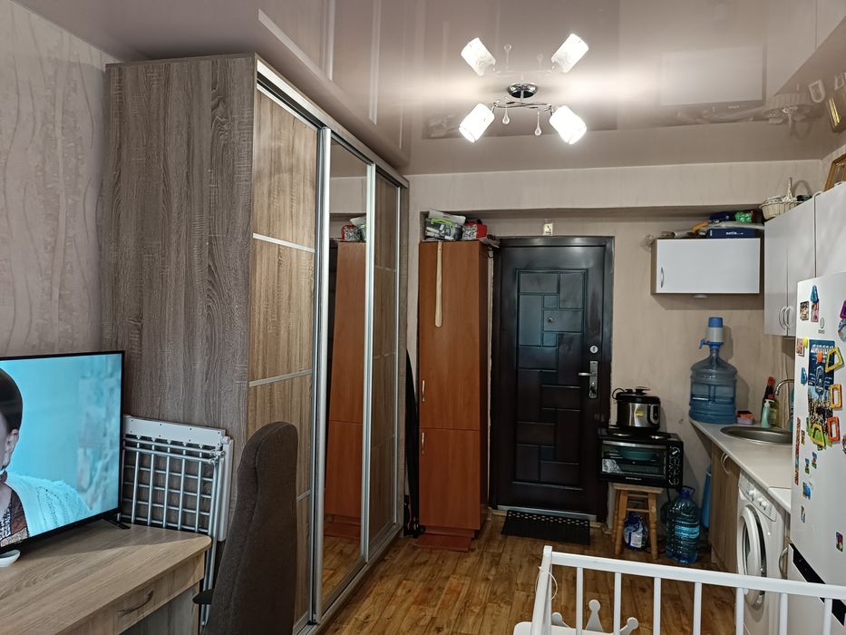 Продається кімната в гуртожитку.