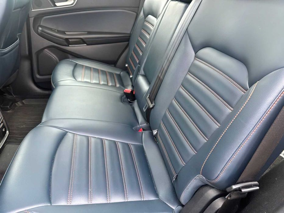 Ford Edge Titanium      2022