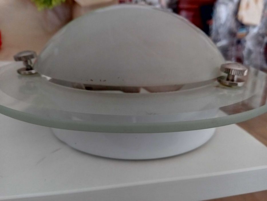 Candeeiro de tecto com vidro fosco e vidro limpo