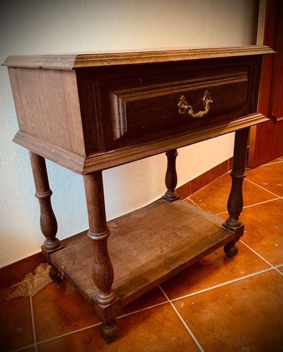 Mobília de quarto em madeira maciça