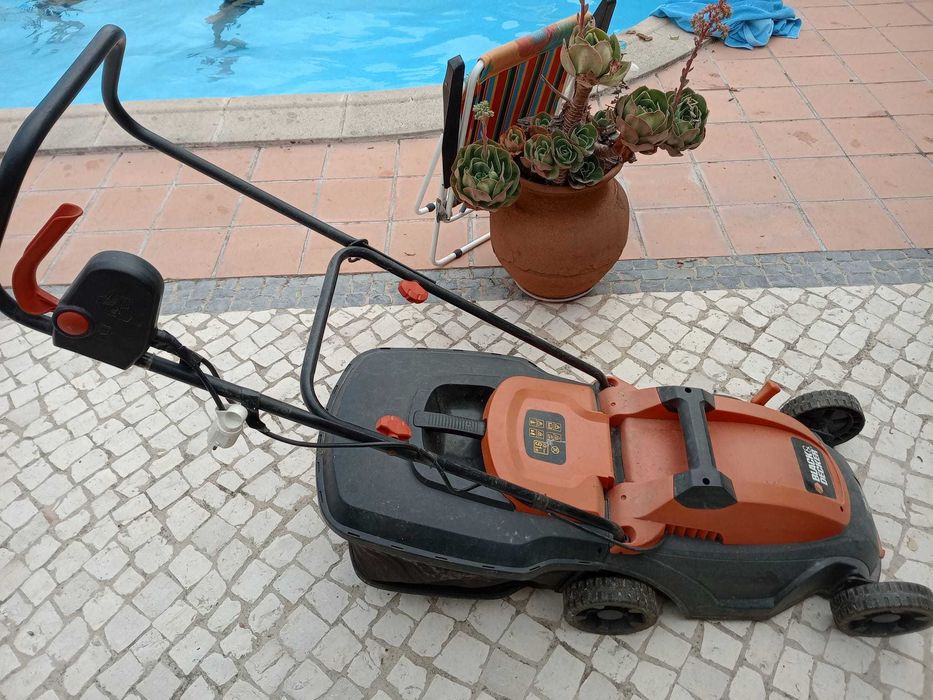 Corta-relva elétrico BLACK + DECKER BEMW471BH-QS