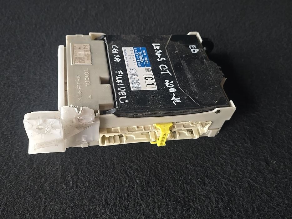Centralina Caixa de FUSÍVEIS lexus ct200h 2012- EPC OEM
