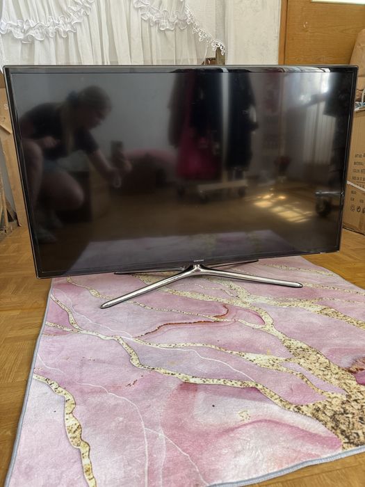 Telewizor samsung 48 cali na nodze