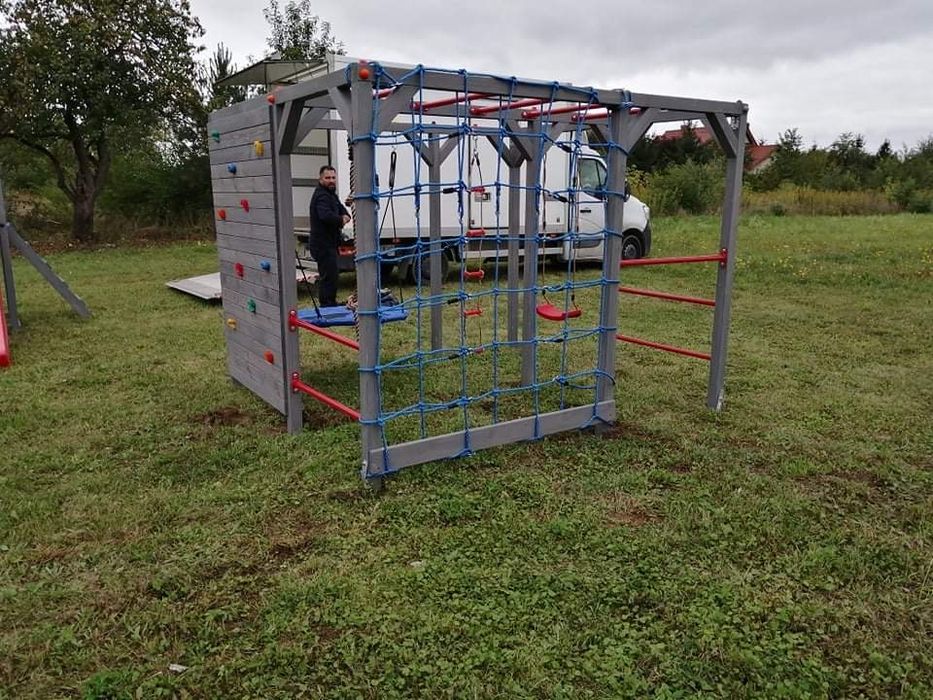 Malpi gaj scianka wspinaczkowa drazki hustawki bocianie gniazdo