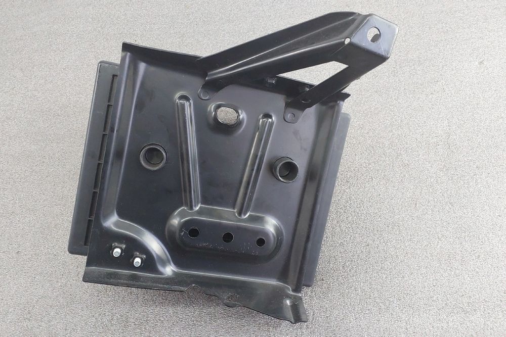 Base / caixa da bateria MITSUBISHI Space Star Hatchback (A0_A)