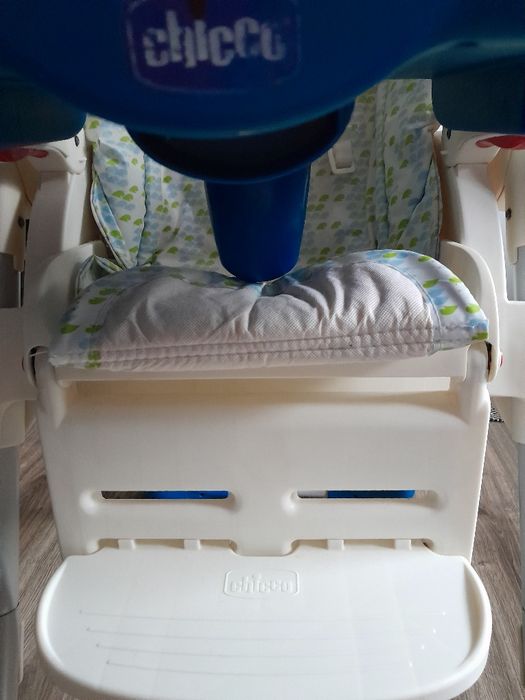 Крісло для годування