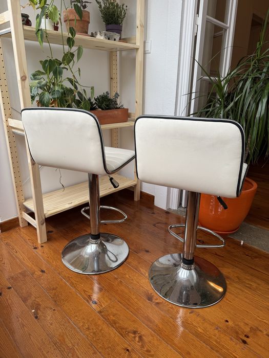 Banquetas altas ajustáveis em pele — estilo vintage (par)