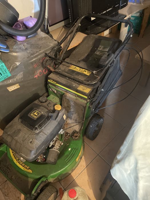 Maquina de cortar erva JX85