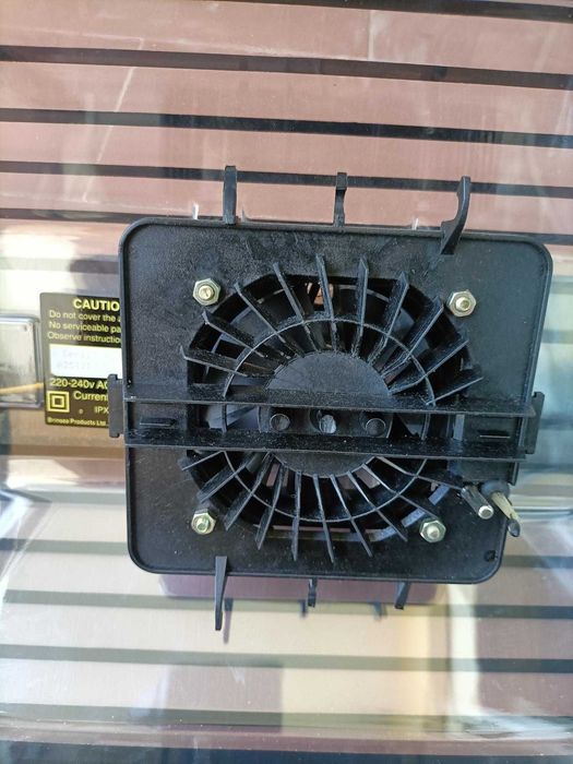 INCUBADORA Brinsea OCTAGON 20 Automatica 24 ovos. C/o nova