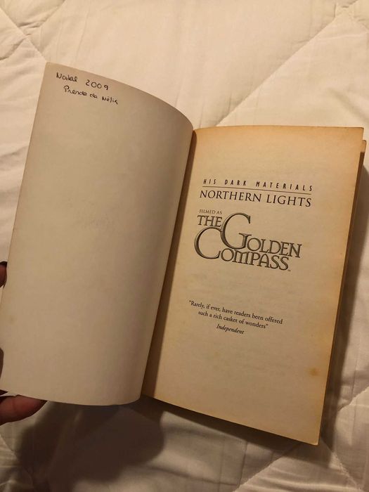 Livro The Golden Compass - Inglês