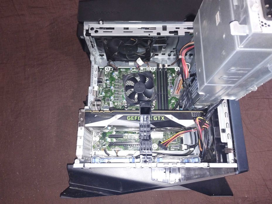 Alienware R5 | GTX 1080 FE | Intel i7-6700 | NVME | WiFi | 460W PSU