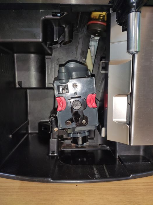 Кавомашина DeLonghi PrimaDonna ESAM 6600