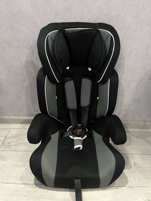 Дитяче автокрісло.Детское автокресло.Есть наклон для сна. Німеччина