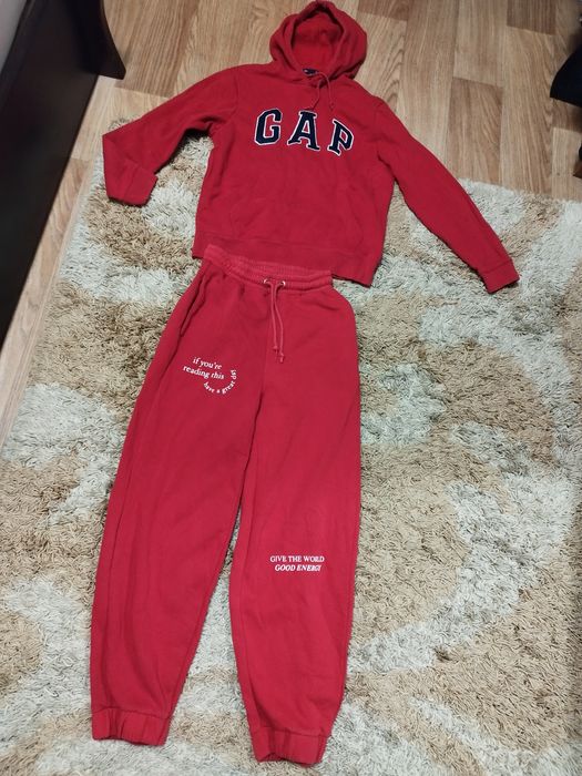 Продам спортивный костюм р. 140-160