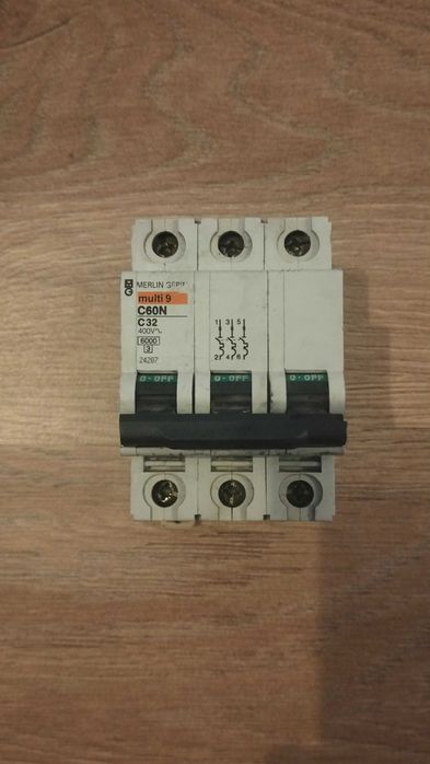 Wyłącznik nadprądowy 3p C60N C32 MERLIN GERIN