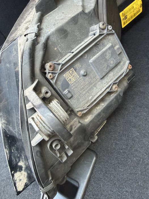 Lampa prawa przod vw cc passat bi xenon