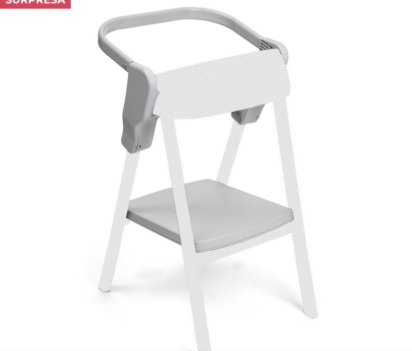 Cadeira de alimentaçāo da Chicco com torre  de aprendizagem