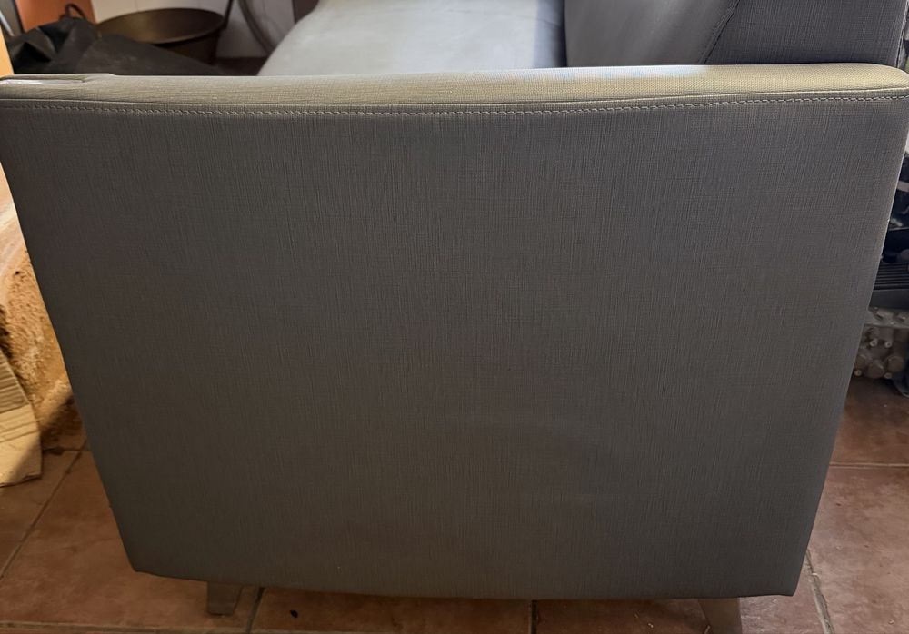 Sofa de 3 lugares - cizento