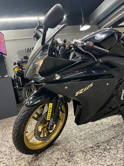 Yamaha YZF-R 125 em bom estado.  (Reservada)