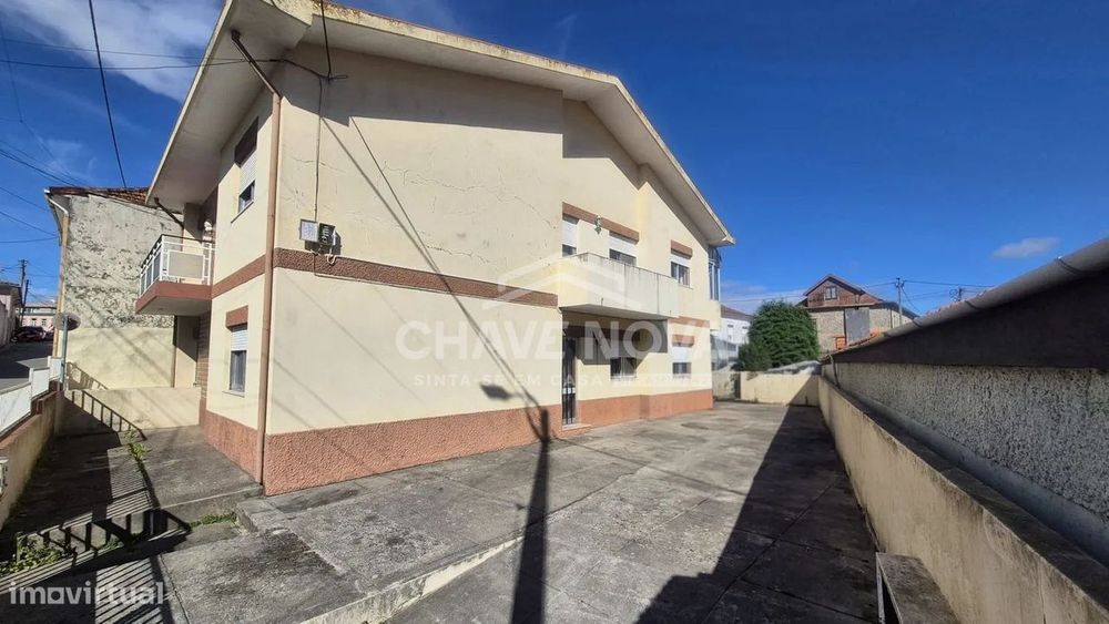 Andar Moradia V3 c/ Terraço e Garagem em Valadares