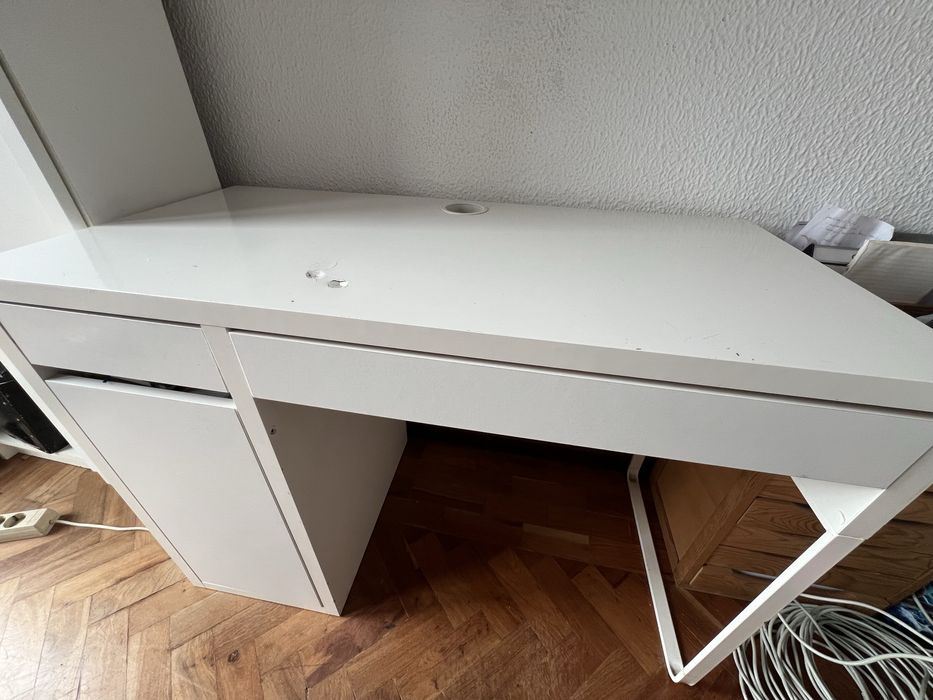 Secretária branca L105 x P50 x A75