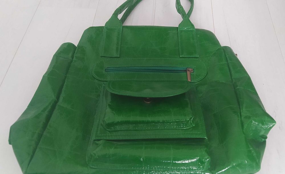 Nowa torebka na ramię (zielona)