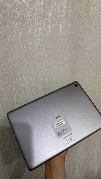 Срочно продам планшет на 64 гб