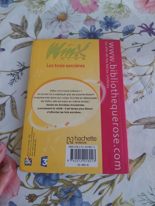 Les trois sorcières. Portes incluídos