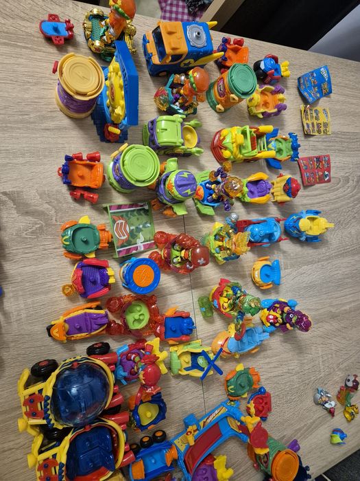 SuperThings /Zings figurki
