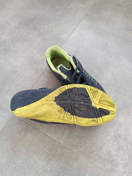 Buty do piłki nożnej r.33