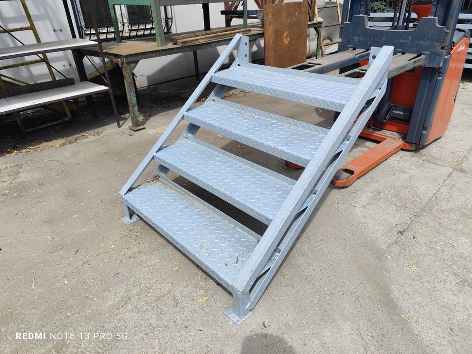 Schody metalowe loft wejście na 94cm 4 stopnie