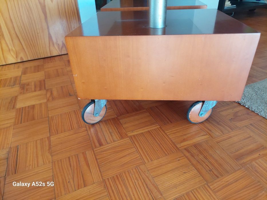 Mesa de centro em madeira