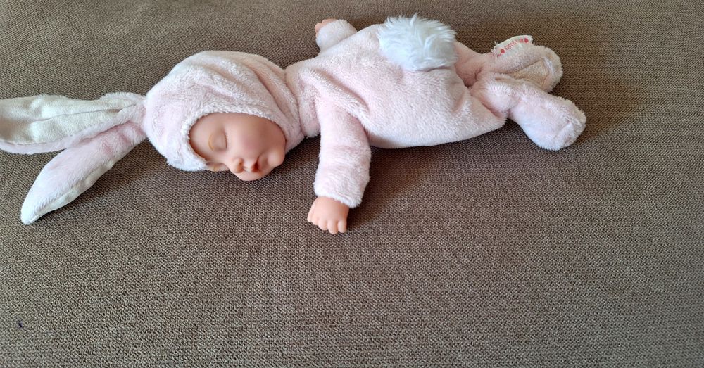 Anna Geddes  колекційна лялька зайчик