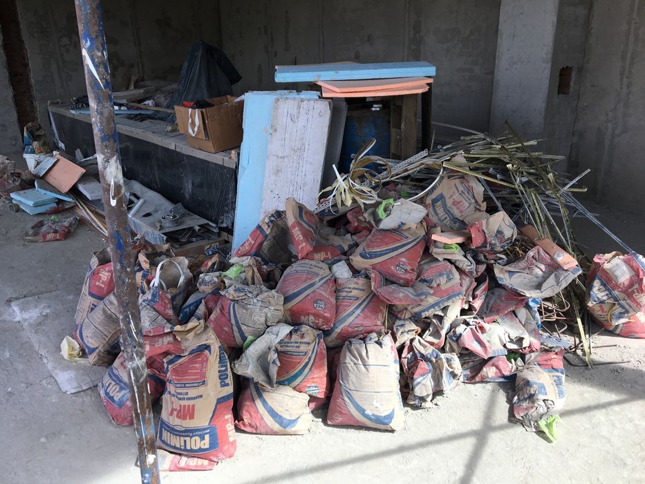 Демонтаж стяжки, плитки, стін, будівель, вантажники, вивіз буд сміття