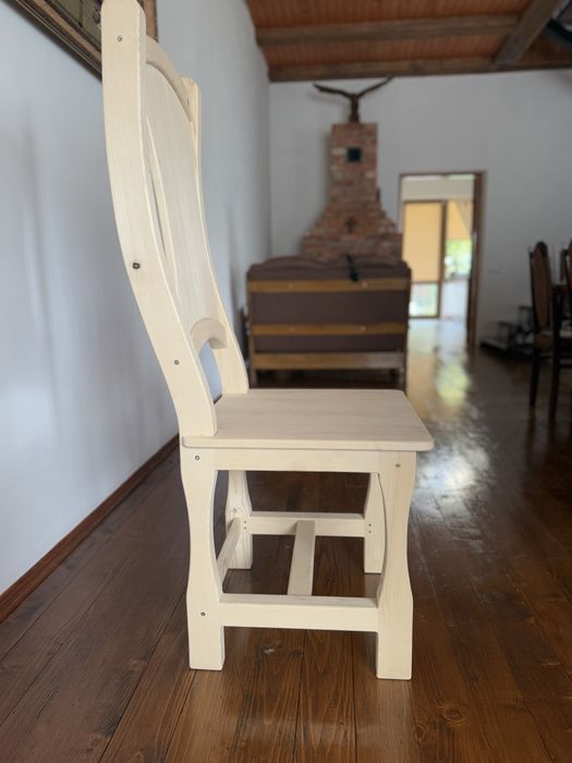 Продається деревяний стілець