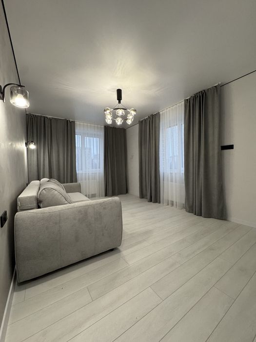 2- кімн новобудови здана з ремонтом меблями світло вода газ ліфт все є