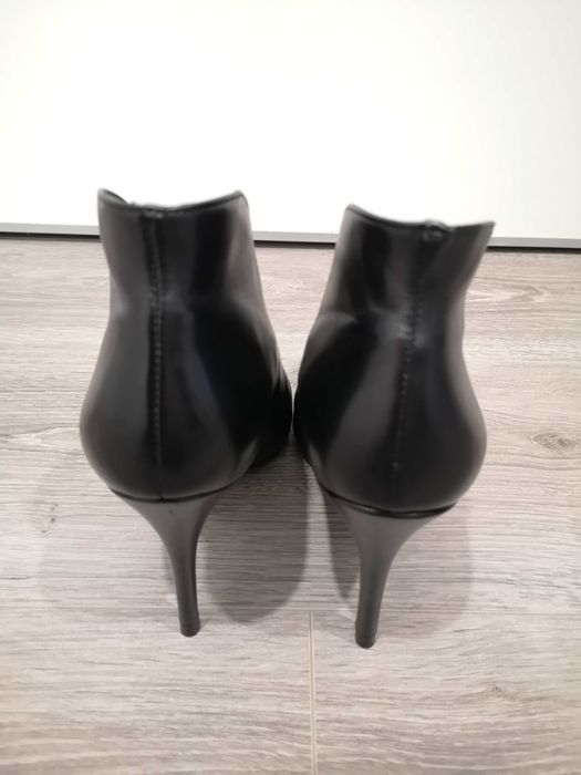 Marca Arezzo botins